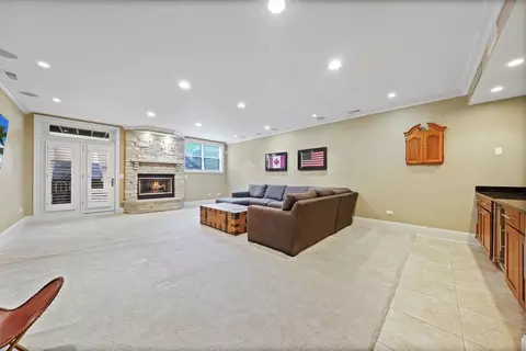 3323 N Bell Ave, Chicago, IL 60618 photo 13