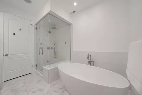 3323 N Bell Ave, Chicago, IL 60618 photo 9