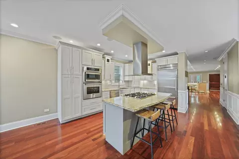 3323 N Bell Ave, Chicago, IL 60618 photo 5