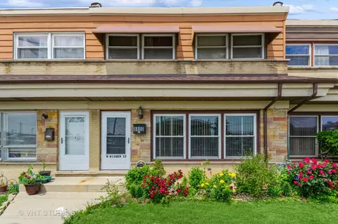 8800 N Wisner St #C, Niles, IL 60714