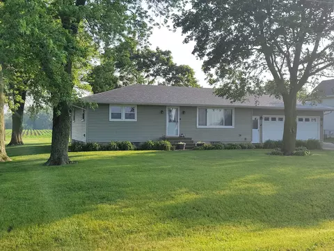 512 W First St, Minonk, IL 61760 photo 2