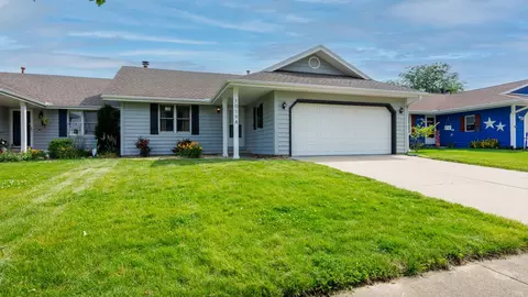 1019 Laesch Ave #A, Bloomington, IL 61704