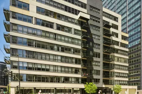 130 S Canal St #708, Chicago, IL 60606