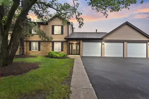 304 Memory Ln #4, Westmont, IL 60559