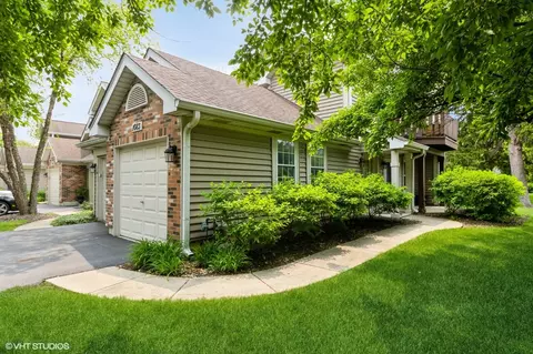 1083 Lakewood Cir, Carol Stream, IL 60188