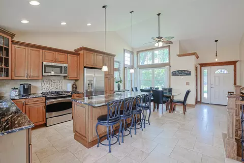 1703 Penny Ln, Bartlett, IL 60103 photo 17
