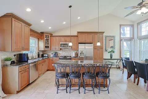 1703 Penny Ln, Bartlett, IL 60103 photo 16