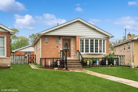 5472 N Lacrosse Ave, Chicago, IL 60630