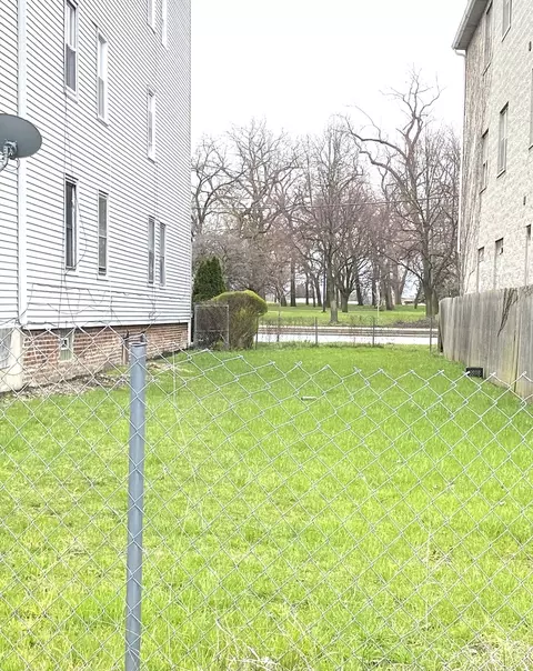 710 E 95th St, Chicago, IL 60619 photo 2