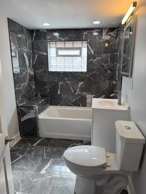 Bath - 124 E 124th St, Chicago, IL 60628 photo 4 of 5