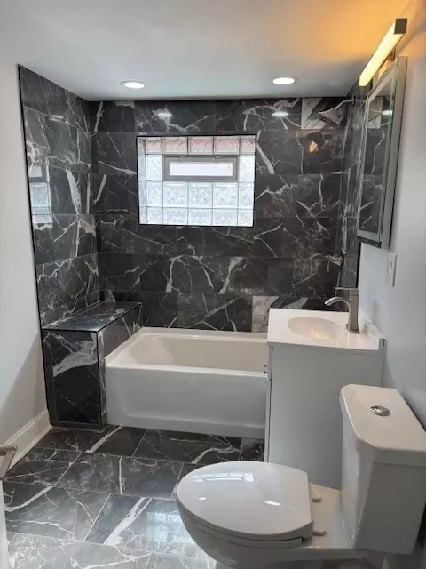 Bath - 124 E 124th St, Chicago, IL 60628 photo 5 of 5