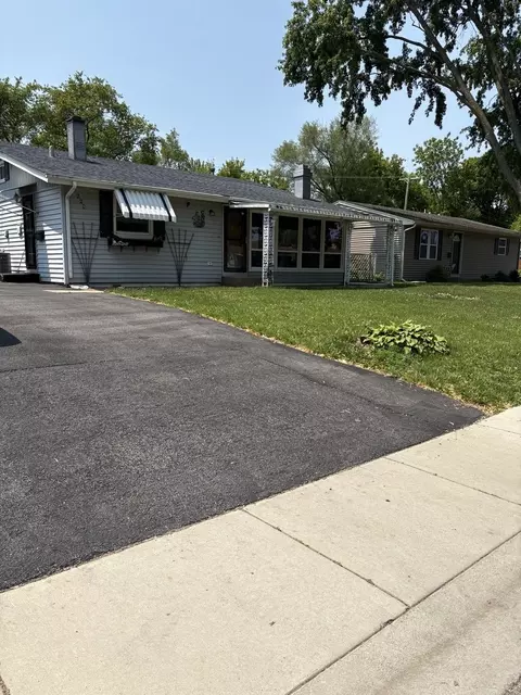 220 Harrison St, Carpentersville, IL 60110