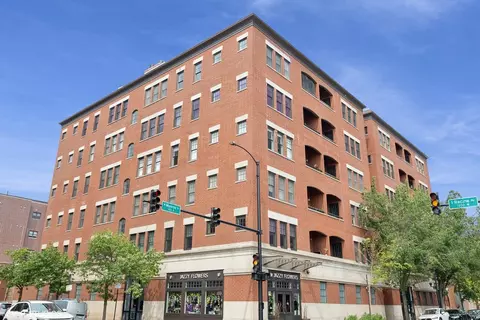 35 S Racine Ave #6SE, Chicago, IL 60607