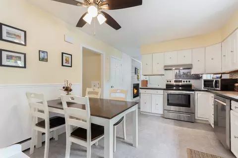 Kitchen - 947 Carol Ave, Elgin, IL 60123 photo 1 of 2