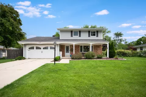 Exterior - 947 Carol Ave, Elgin, IL 60123 photo 3 of 10