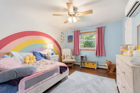 Bedroom - 947 Carol Ave, Elgin, IL 60123 photo 3 of 3