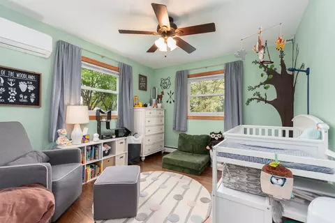 Bedroom - 947 Carol Ave, Elgin, IL 60123 photo 2 of 3