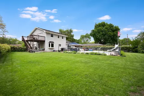 Exterior - 947 Carol Ave, Elgin, IL 60123 photo 10 of 10