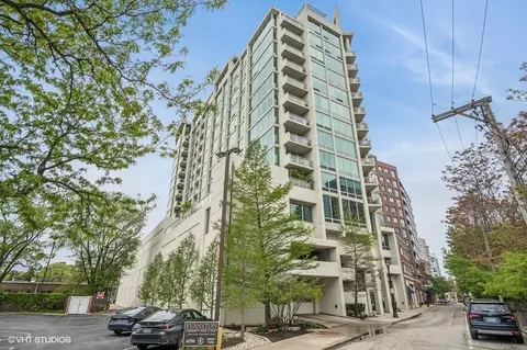 1570 Elmwood Ave #1503, Evanston, IL 60201