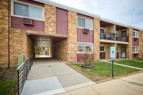 212 Collen Dr # A, Lombard, IL 60148