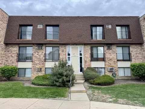 173 N Waters Edge Dr #101, Glendale Heights, IL 60139