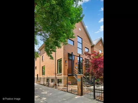 1935 W Bloomingdale Ave, Chicago, IL 60622