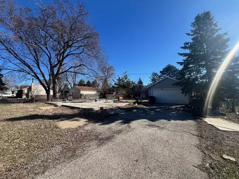 2 N075 Pleasant Hill Rd, Carol Stream, IL 60188