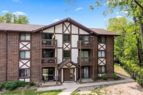 506 Taylor Ave #A, Glen Ellyn, IL 60137
