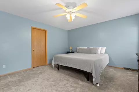 Bedroom - 10556 Meadowsweet Ln, Roscoe, IL 61073 photo 2 of 4