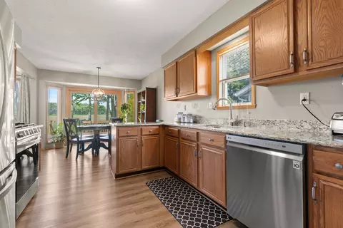 Kitchen - 10556 Meadowsweet Ln, Roscoe, IL 61073 photo 3 of 3