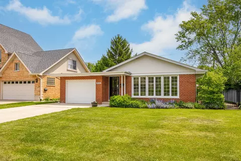 805 N Delphia Ave, Park Ridge, IL 60068