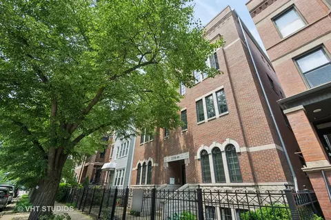 2338 W Roscoe St #2E, Chicago, IL 60618