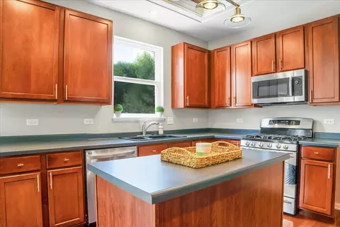 2585 Lambert Dr, Aurora, IL 60503 photo 5
