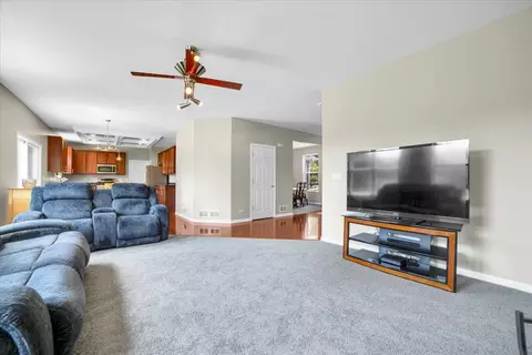 2585 Lambert Dr, Aurora, IL 60503 photo 13