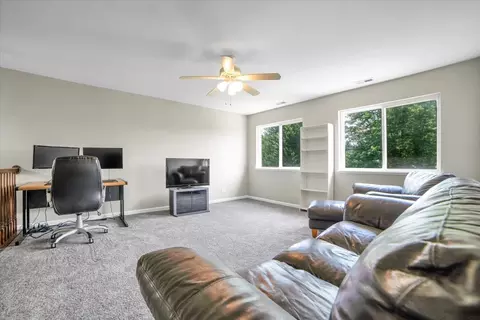 2585 Lambert Dr, Aurora, IL 60503 photo 21