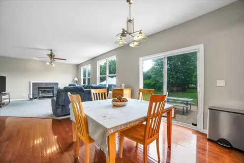2585 Lambert Dr, Aurora, IL 60503 photo 8