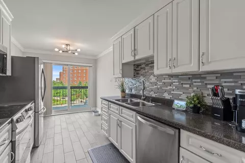 711 S River Rd #403, Des Plaines, IL 60016 photo 8