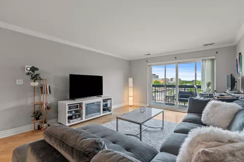 711 S River Rd #403, Des Plaines, IL 60016 photo 7