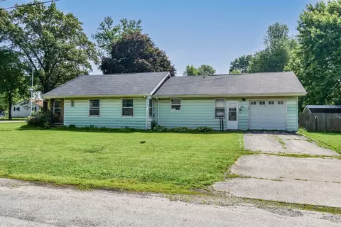 300 S Bentley St, Pontiac, IL 61764
