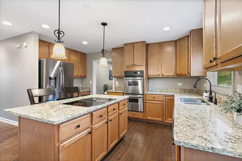 Kitchen - 1560 Kensington Dr, Algonquin, IL 60102 photo 3 of 3
