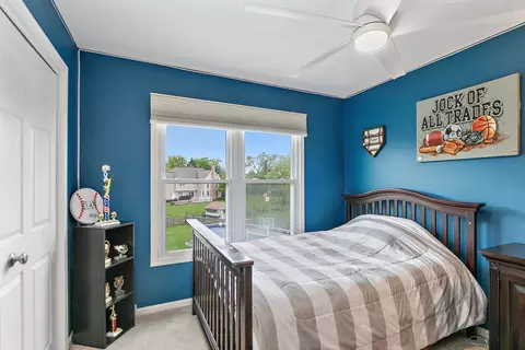 Bedroom - 1560 Kensington Dr, Algonquin, IL 60102 photo 3 of 4