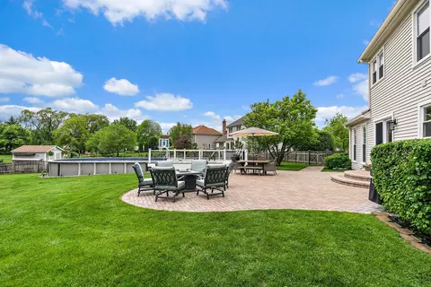 Exterior - 1560 Kensington Dr, Algonquin, IL 60102 photo 4 of 7