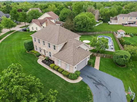 View/Area - 1560 Kensington Dr, Algonquin, IL 60102 photo 2 of 8