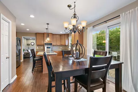 Dining - 1560 Kensington Dr, Algonquin, IL 60102 photo 3 of 3