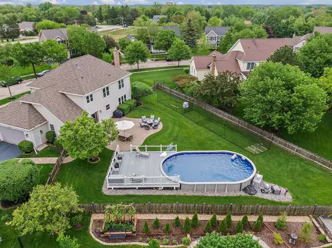 View/Area - 1560 Kensington Dr, Algonquin, IL 60102 photo 3 of 8