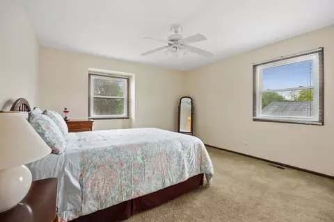 Bedroom - 1486 Haverhill Dr, Wheaton, IL 60189 photo 2 of 3
