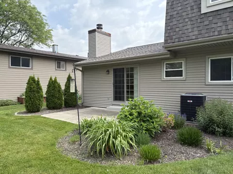 Exterior - 1486 Haverhill Dr, Wheaton, IL 60189 photo 2 of 6