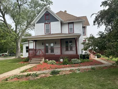 247 W Maple St, Franklin Grove, IL 61031