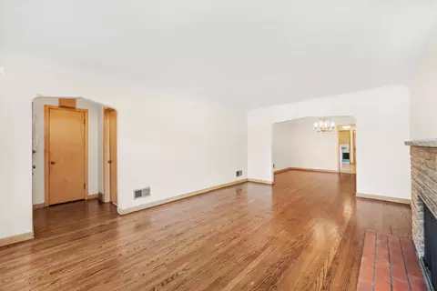 Living - 10459 S Artesian Ave, Chicago, IL 60655 photo 2 of 6
