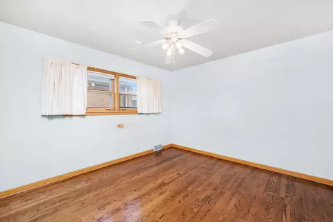 Bedroom - 10459 S Artesian Ave, Chicago, IL 60655 photo 2 of 3
